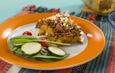 Torta de verde rellena con carne Torta de verde rellena con carne