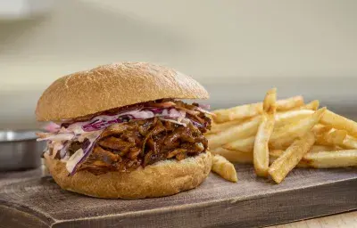 Sánduches de carne ahumada Sánduches de carne ahumada