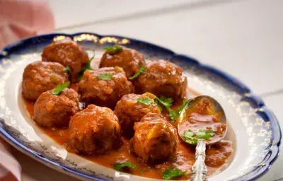 ALBÓNDIGAS DE CARNE Y YUCA