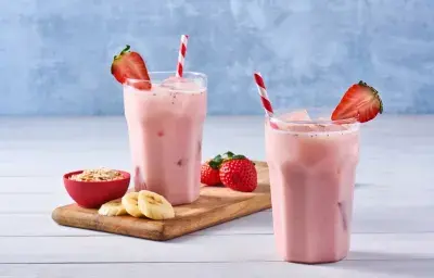 Agua de Avena, Fresa y Plátano Agua de Avena, Fresa y Plátano