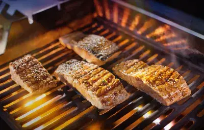 Salmón a la Parrilla con Salsa Asiática Salmón a la Parrilla con Salsa Asiática