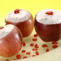 Manzanas de frutas y yogurt