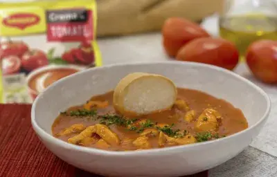Crema de Tomate con Pollo Crema de Tomate con Pollo