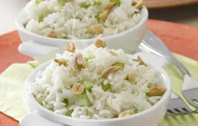Arroz con Apio y Maní Arroz con Apio y Maní