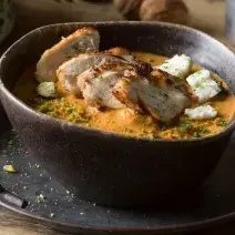 Sopa marroquí de nuez y pollo