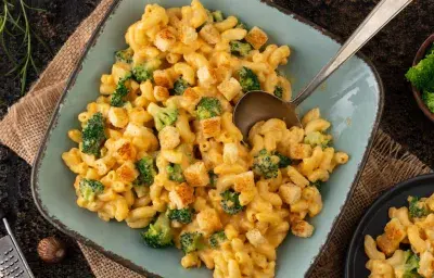 Macarrones con Queso y Brócoli Macarrones con Queso y Brócoli