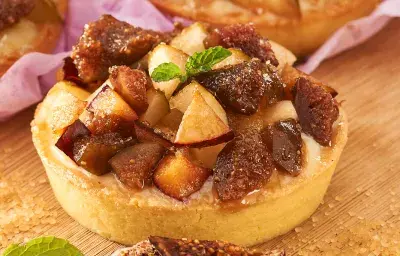 Kuchen Húmedo de Peras y Ciruelas sin Gluten Kuchen Húmedo de Peras y Ciruelas sin Gluten