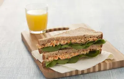 Sandwich0-Atún-Hierbas-Molico-recetas-nestle Sandwich0-Atún-Hierbas-Molico-recetas-nestle