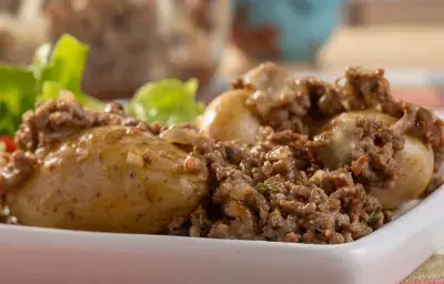 Papas gratinadas con carne molida Papas gratinadas con carne molida