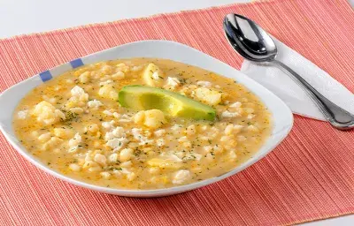 Sopa de Morocho con Aguacate