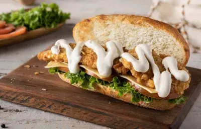 Sánduche de Pollo Frito Sánduche de Pollo Frito