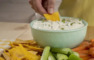 Dip cremoso de queso azul Dip cremoso de queso azul