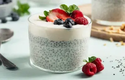 Pudin de chía, coco y frutas Pudin de chía, coco y frutas