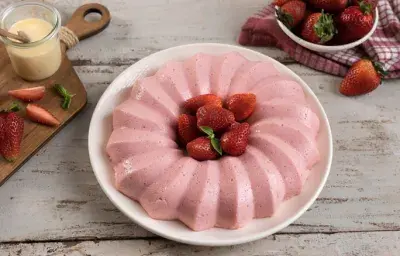 Gelatina Cremosa de Fresa Gelatina Cremosa de Fresa