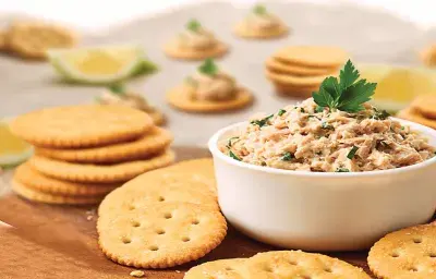 Receta Dip de atún fácil con Ricas® Receta Dip de atún fácil con Ricas®