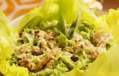 Ensalada de pollo con aguacate