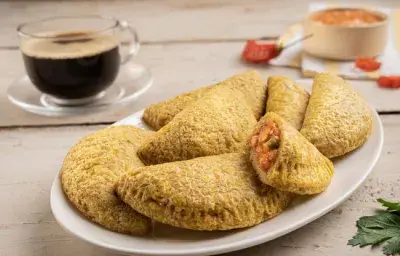 Empanadas de Verde con Seco de Pollo