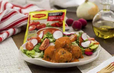 Albóndigas de atún guisadas