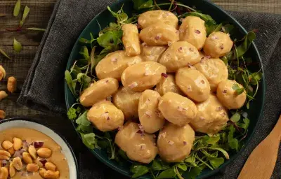 Papas con salsa de maní Papas con salsa de maní