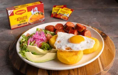 Llapingacho con chorizo ambateño