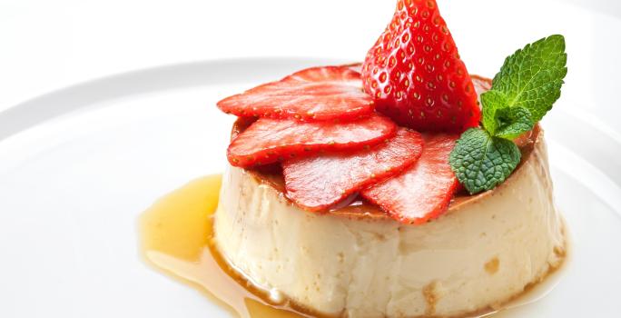 Flan NIDO® 3+ Pre-Escolar y frutas mixtas