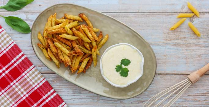 Pasta Chips con Salsa de Queso