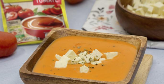 Crema de tomate con queso