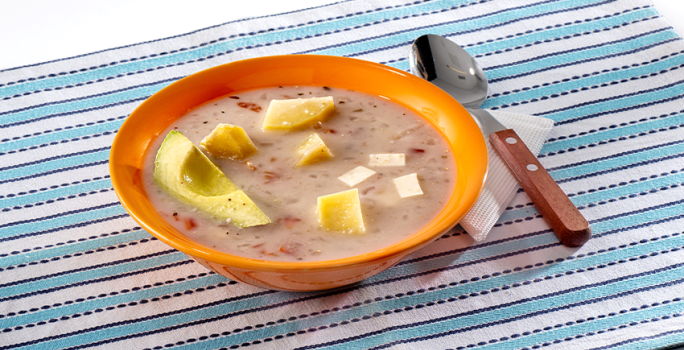 Sopa de Avena con Aguacate