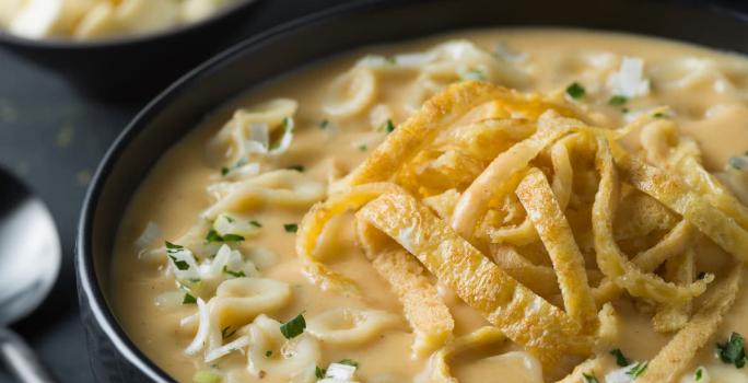 Sopa de queso y tortilla de huevo