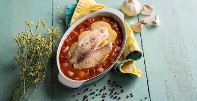 Pescado en salsa de tomate