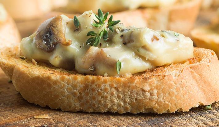 Bruschetta de champiñones y pollo