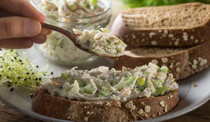 Ensalada de pollo clásica