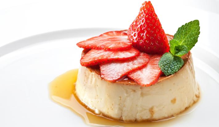 Flan NIDO® 3+ Pre-Escolar y frutas mixtas