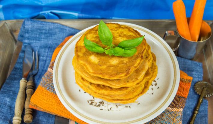 Pancakes Esponjositos de Zanahoria con NIDO® NUTRIADVANCE® Pancakes Esponjositos de Zanahoria con NIDO® NUTRIADVANCE®