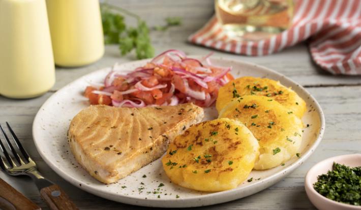 tortillas de zanahoria blanca y filete de corvina